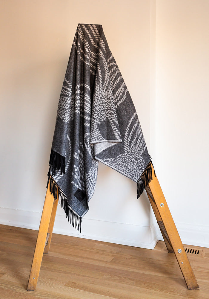 CASHMERE BLANKET WITH FRINGE, GREY ROPE