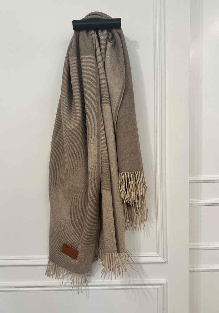 CASHMERE BLANKET WITH FRINGE, MUSHROOM LINES