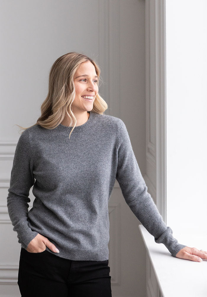 NEW WOMEN'S ROUND NECK - MEDIUM GREY