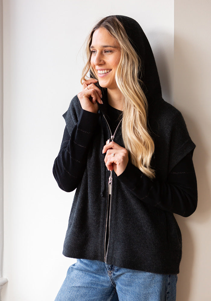 FISHERMAN RIB HOODY VEST - CHARCOAL