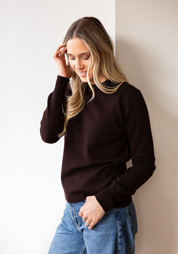 NEW WOMEN'S ROUND NECK - ESPRESSO