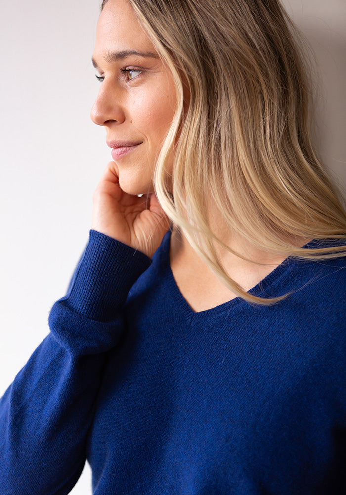 NEW WOMEN'S V-NECK - DARK BLUE