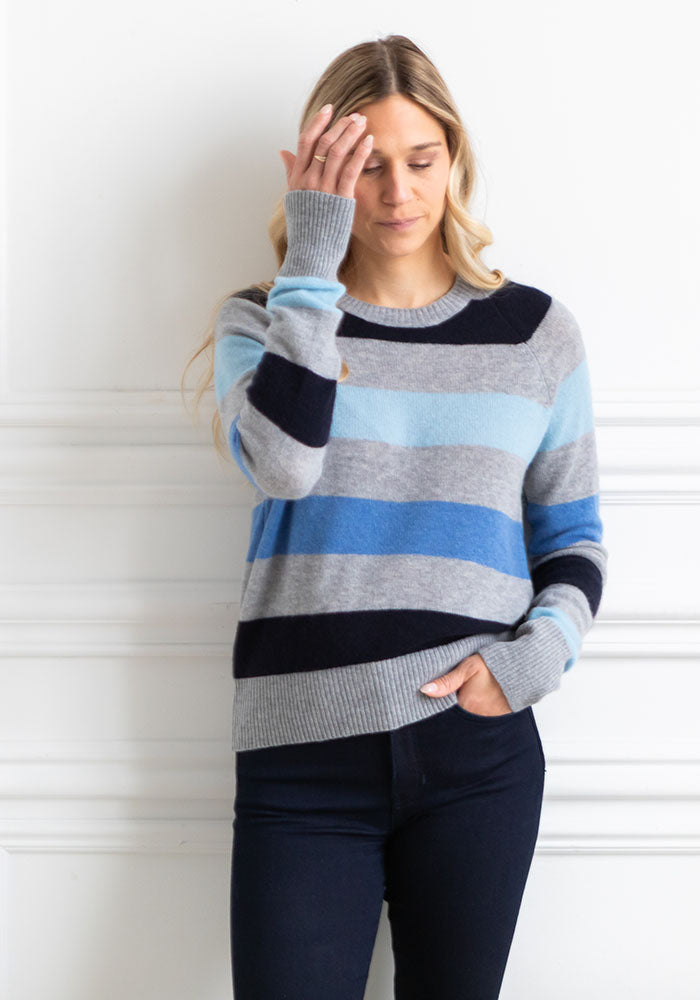 WOMEN'S STRIPED CASHMERE CREW - BLUE STRIPES