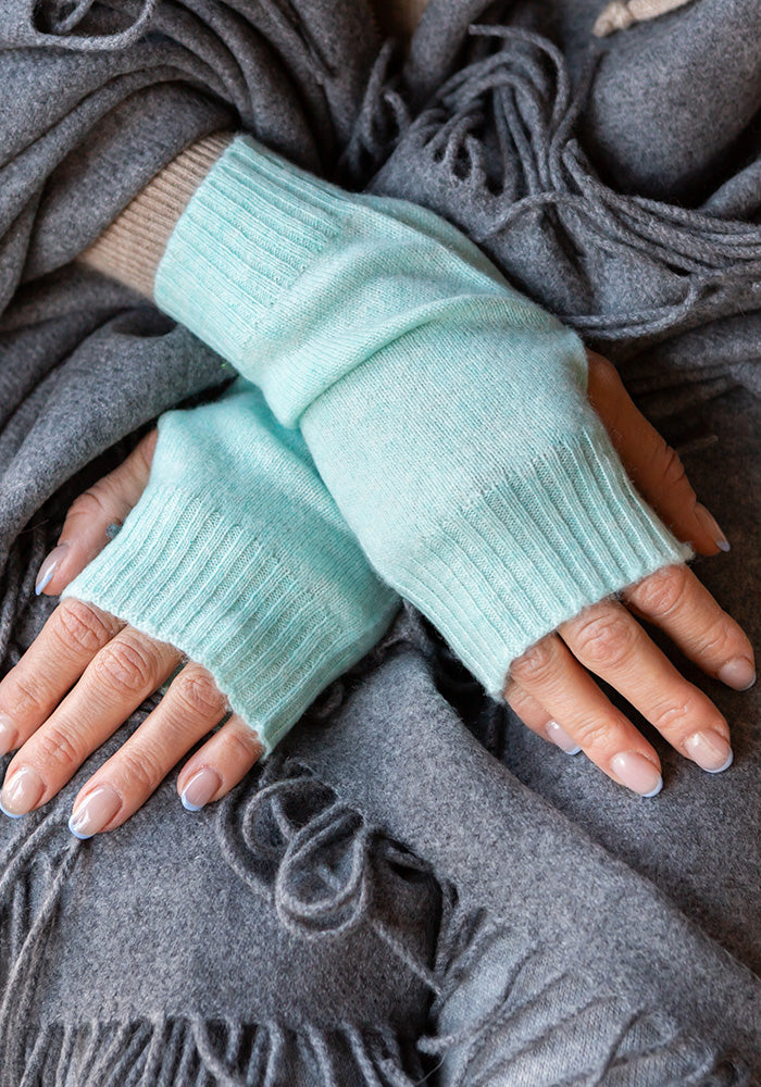 CASHMERE WRISTLETS