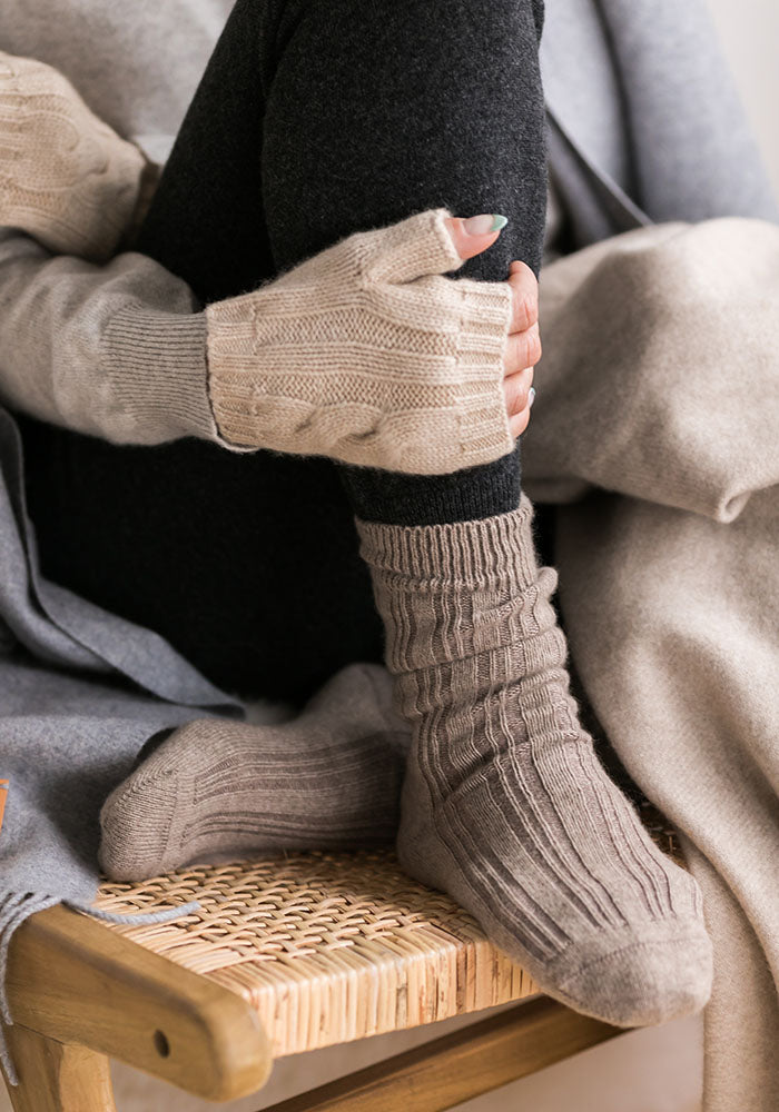 WOMEN'S CASHMERE SOCKS