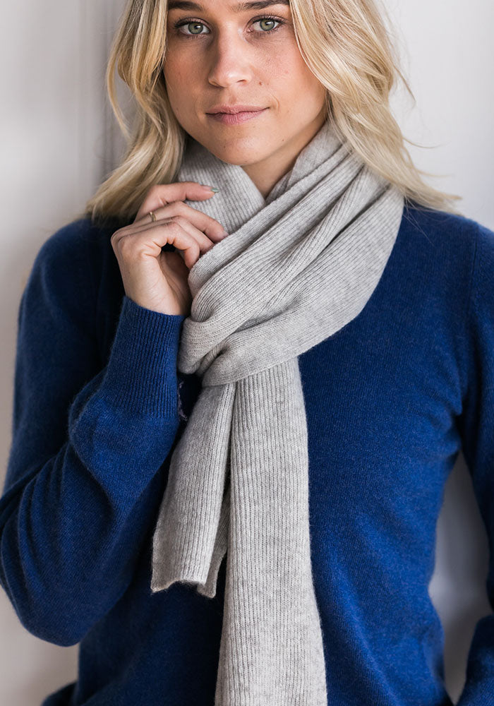 NEW CLASSIC CASHMERE SCARF