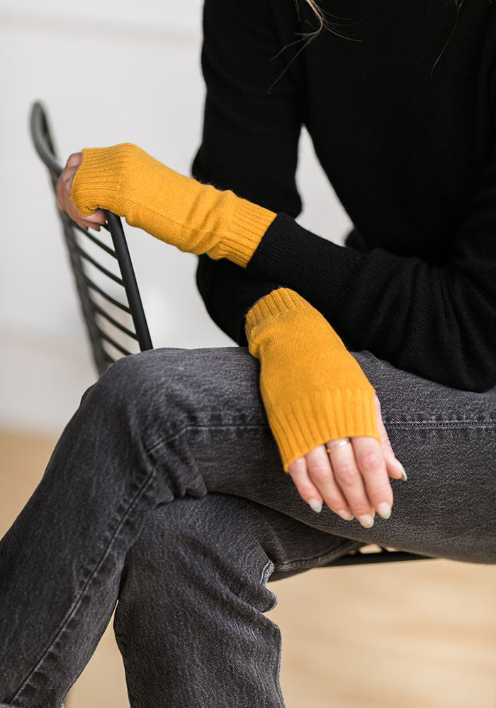 CASHMERE WRISTLETS