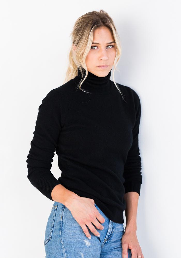 NEW WOMEN'S TURTLE NECK - BLACK