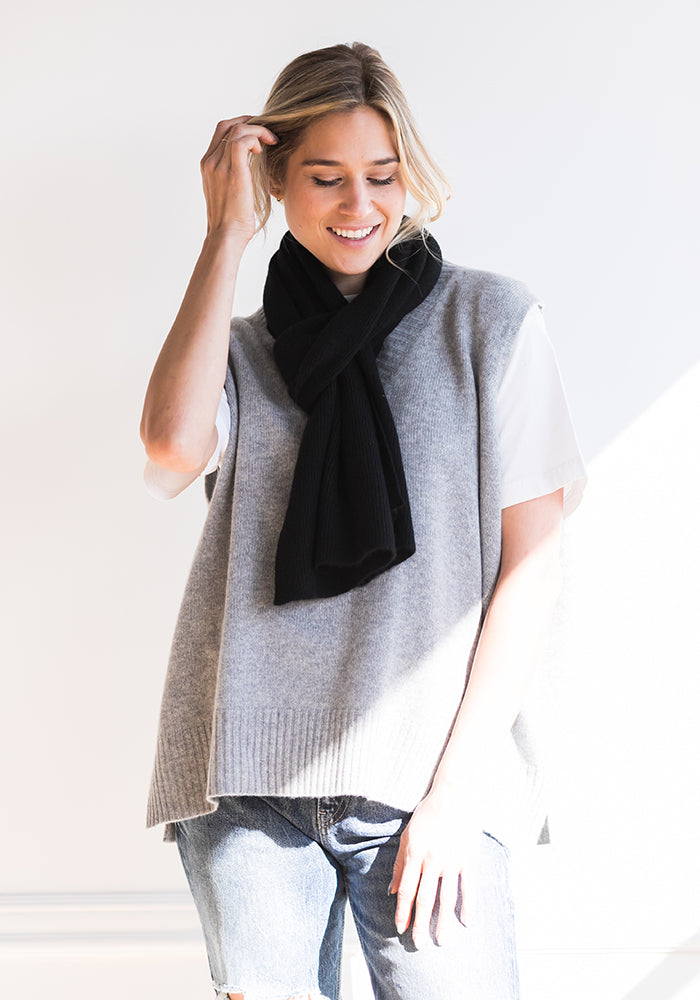 NEW CLASSIC CASHMERE SCARF