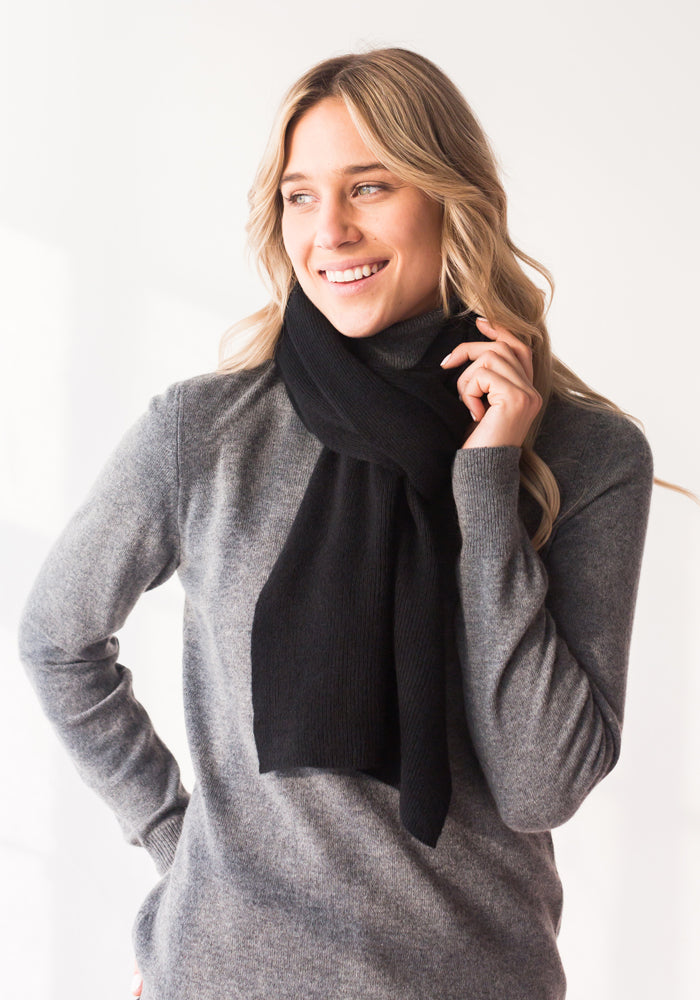 NEW CLASSIC CASHMERE SCARF