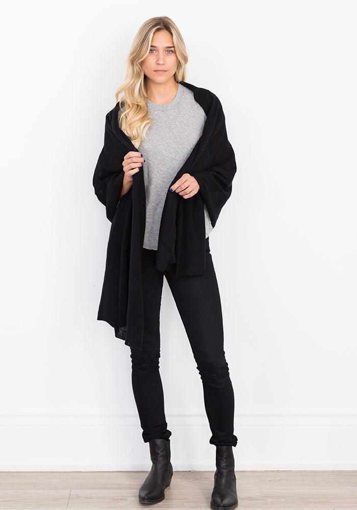 THE EVERYDAY CLASSIC CASHMERE WRAP + SCARF