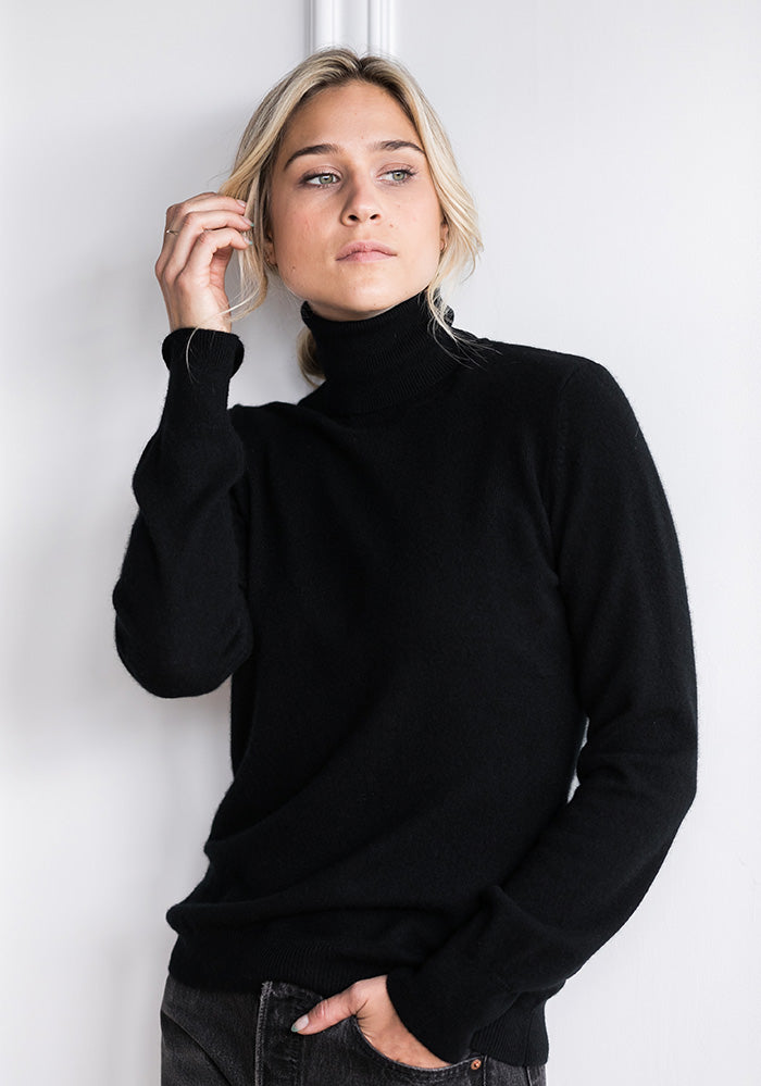 NEW WOMEN'S TURTLE NECK - BLACK