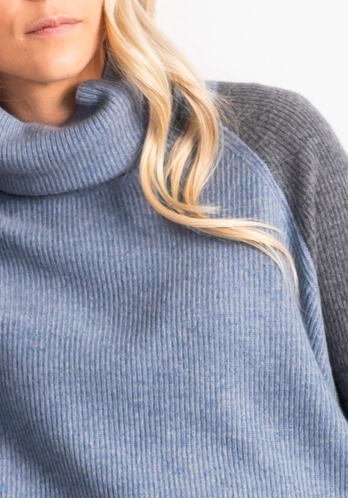 FISHERMAN RIB COLOUR BLOCK COWL - LIGHT DENIM/MEDIUM GREY