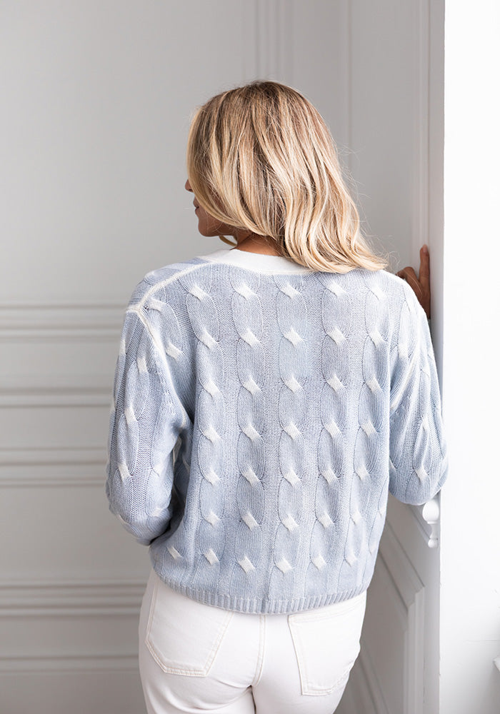 SPRAY PRINT CABLE VEE CARDIGAN - KINROSS - COVE