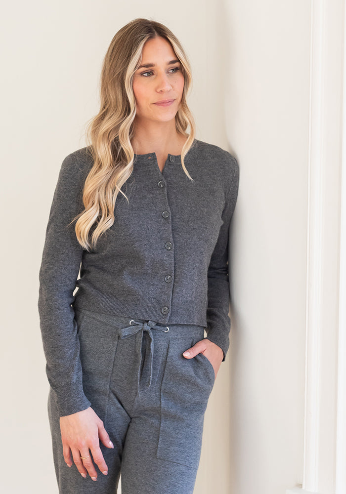 CASHMERE CREW CARDIGAN - MEDIUM GREY