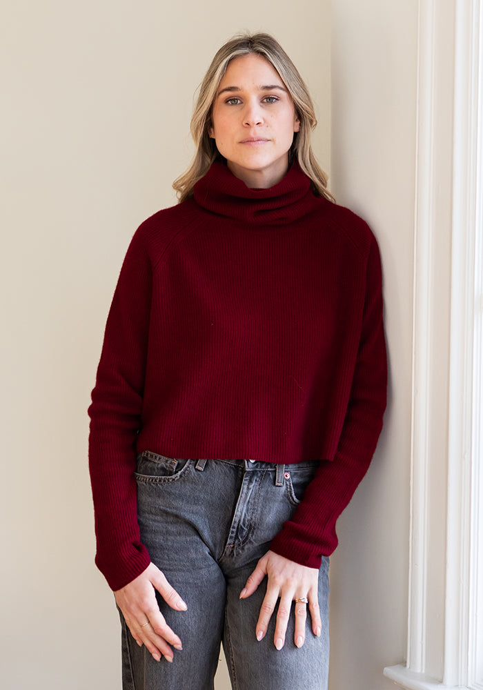 BOYFRIEND RIBBED CROPPED COWL - OXBLOOD