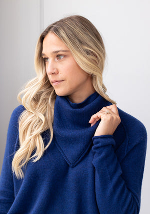 ROLLED EDGE CASHMERE TRIANGLE SCARF