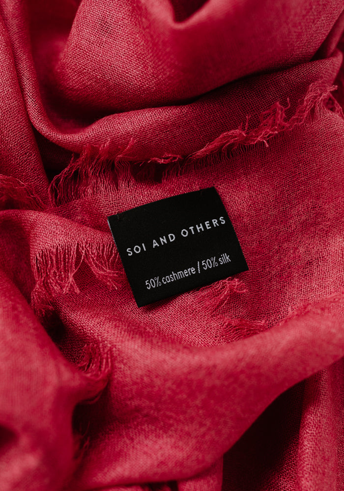 SOI AND OTHERS - DARK ROSE SOIE