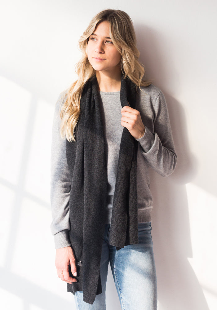 NEW CLASSIC CASHMERE SCARF