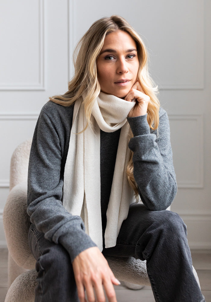 NEW CLASSIC CASHMERE SCARF