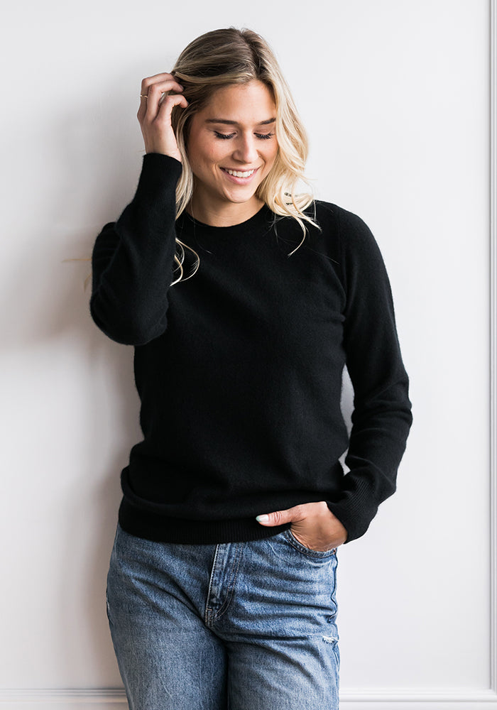 NEW WOMEN'S ROUND NECK - BLACK