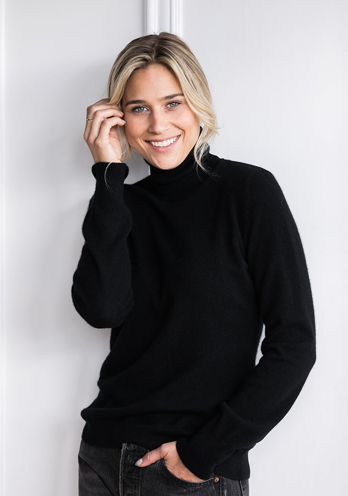 NEW WOMEN'S TURTLE NECK - BLACK